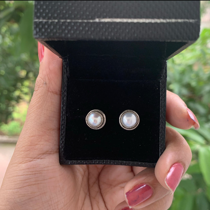 Pearl studs -AS2758