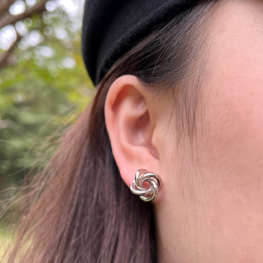 Studs-ASDY110026-S-W-NA